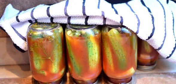 Консервированные огурчики с кетчупом