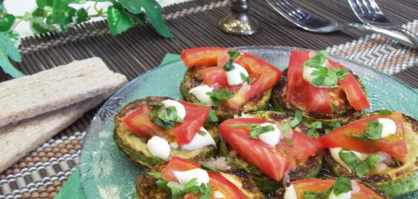 Жареные кабачки с помидорами