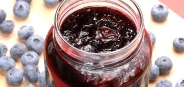 Быстрое варенье из черники