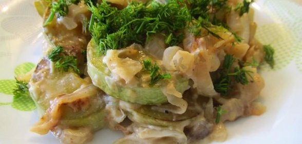 Кабачки тушеные в сметане в мультиварке