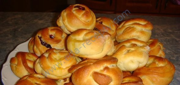 Булочки с джемом Розочки