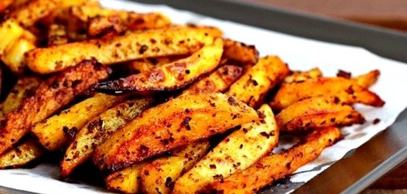 Жареный в духовке картофель со специями