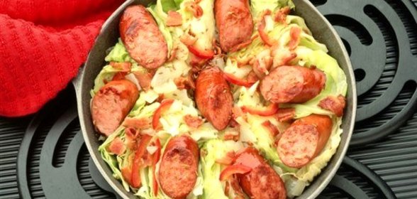 Сосиски с капустой в пиве