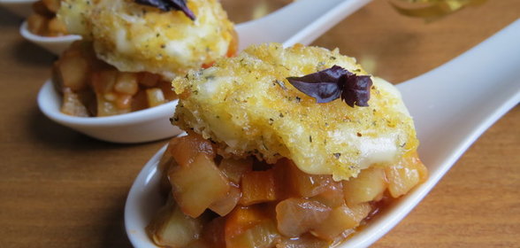 Моцарелла в хрустящей корочке с рататуем