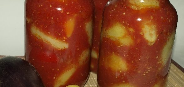 Перец в томатном соусе фаршированный баклажанами