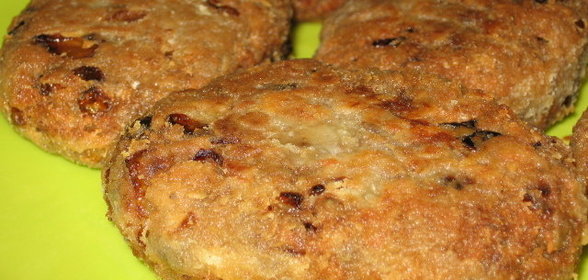 Котлеты из консервированной рыбы и картофеля