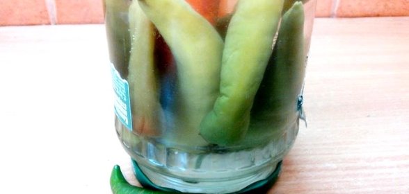 Маринованные перчики чили