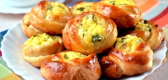 Булочки-розочки с сырной начинкой