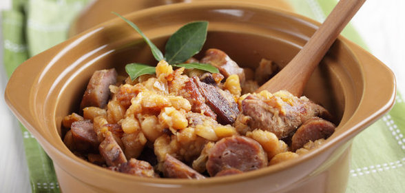 Фасоль с колбасками