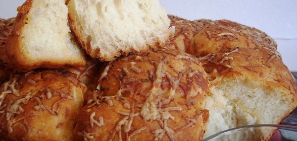 Обезьяний хлеб с чесноком и перцем