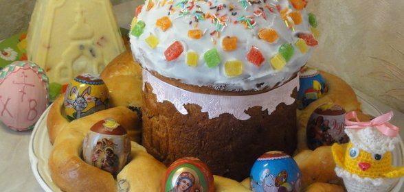 Пасхальное гнездо и  Старорусский кулич