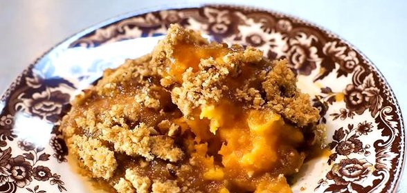 Сладкий картофель с молоком и орехами