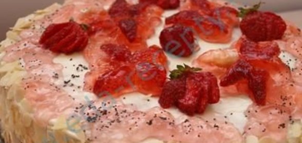 Клубничный торт со сливочным кремом