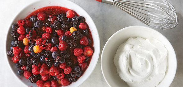 Ягоды с ванильным кремом