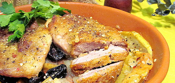 Счастливые моменты- филе утенка на перинке из яблок и чернослива!