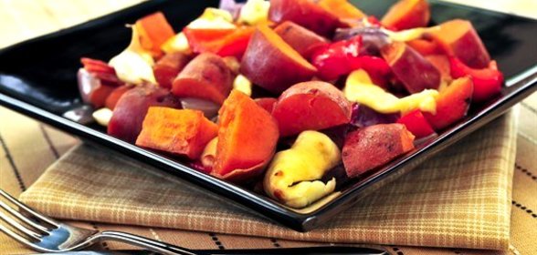 Красный картофель с перцем и сыром