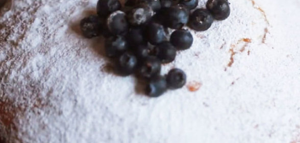 Малиновый суп с гренками