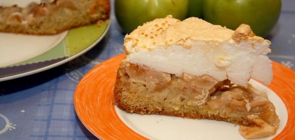 Яблочный торт-безе