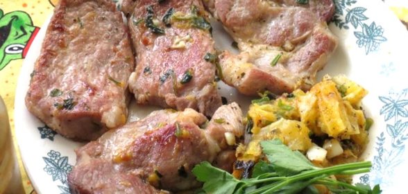 Свиная шейка на сковороде