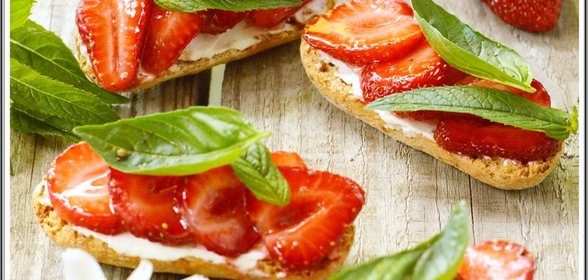 Клубничная брускетта
