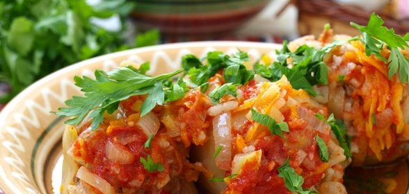 Фаршированный перец с начинкой из мясного фарша и кабачка