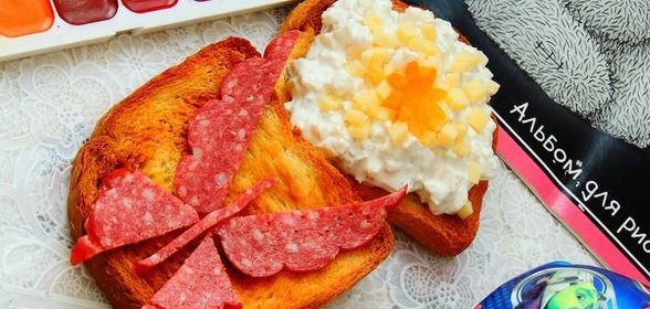 Сэндвич с творогом, сыром и грецкими орехами