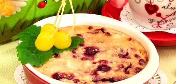 Творожная запеканка с ягодами (без муки)