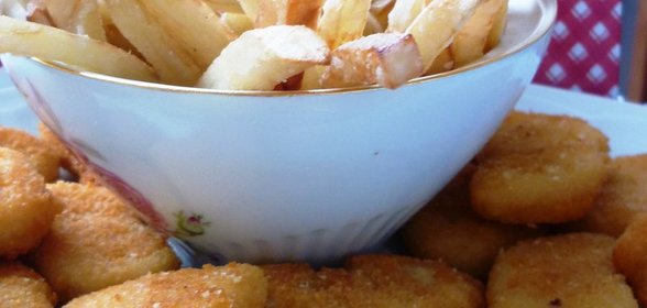 Не нужен Макдональдс и Ростикс,когда Петушок есть у нас! Наггетсы Золотой Петушок с сопровождением