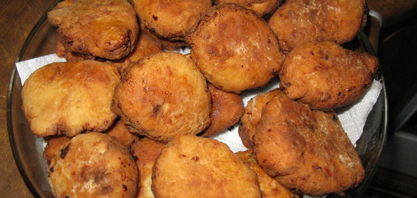 Сладкие творожные пирожки на скорую руку с вареньем