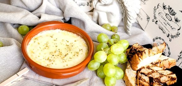 Плавленый сыр проволоне с орегано