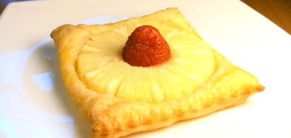 Слоенки с ананасами