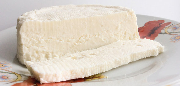 Шашлык из курицы, маринованной в кислых яблоках и алыче