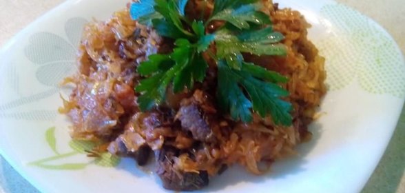 Тушеная квашеная капуста с мясом в мультиварке