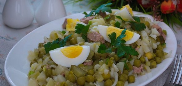 Салат из печени трески (консервированной)