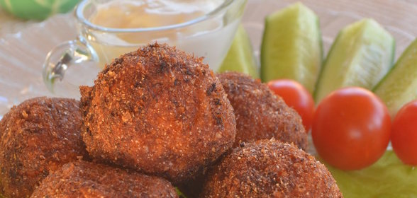 Картофельные крокеты с сосисками Кнэкибол. Тест-драйв с Окраиной