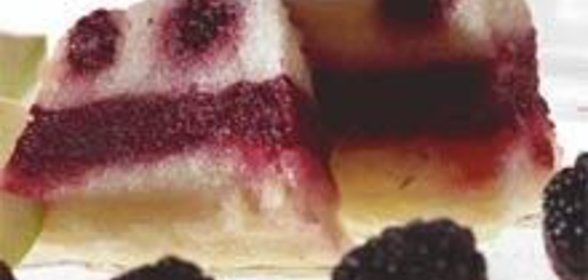 Замороженное желе из яблок и ежевики