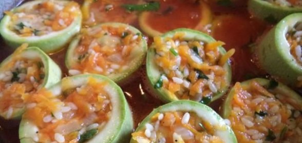 Кабачки фаршированные (овощные)