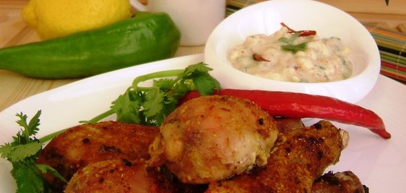 Куриные голени в йогуртовом маринаде с фруктовой райтой