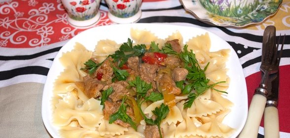 Гуляш с паприкой