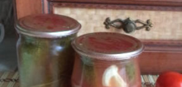 Огурцы консервированные в томатном соке