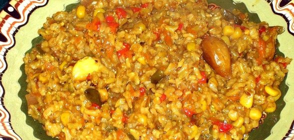 Коричневый рис с овощами