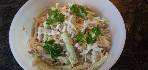 Салат с тунцом консервированным огурцом и капустой