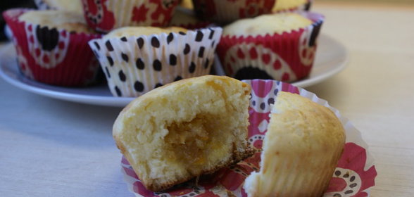 Worlds Easiest Jam-Filled Muffins (Кексы с джемом внутри) :S