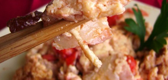 Яйца с помидорами. И-конечно же- с грудинкой! Тест-драйв с «Окраиной»