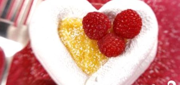 Меренги-сердечки с фруктовой начинкой