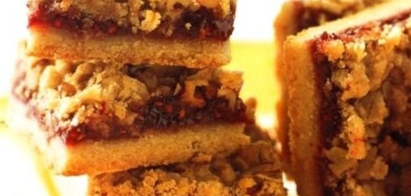 Песочный пирог с малиновой начинкой