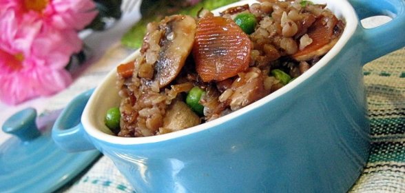 Гречка с грибами и овощами