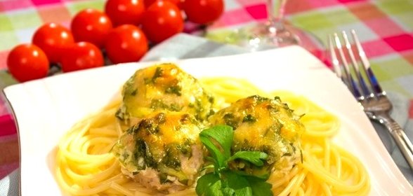 Куриные тефтели под сливочным соусом