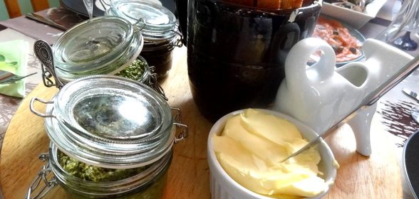 Чиабатта с тремя итальянскими соусами