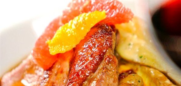 Утка в соусе из красного вина